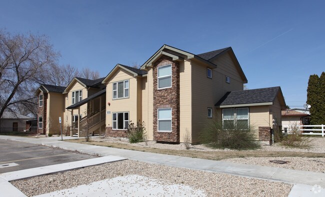 Primary Photo - 1113 N Midland Blvd