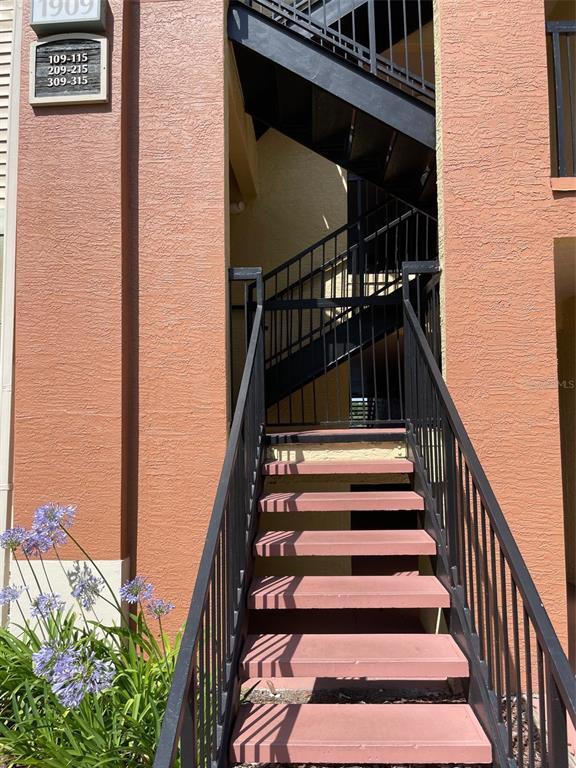 Building Photo - 1909 Summer Club Dr