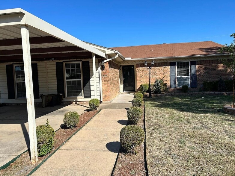 Building Photo - 1112 Park Center Ct