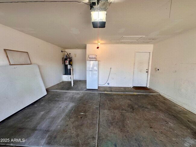Building Photo - 11121 E Aspen Ave