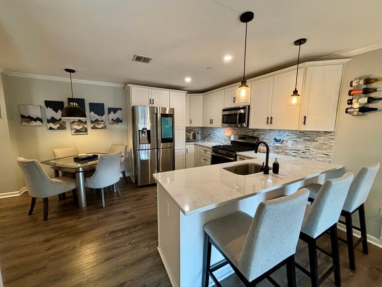 Building Photo - 34 Schoolhouse Dr