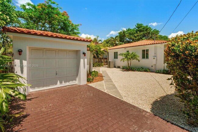 Building Photo - 2240 SW 24th Ave