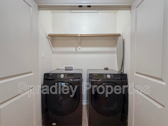 Building Photo - 1404 Rita Blanca Ct