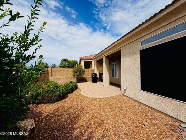 Building Photo - 13009 N Desert Flora Ln