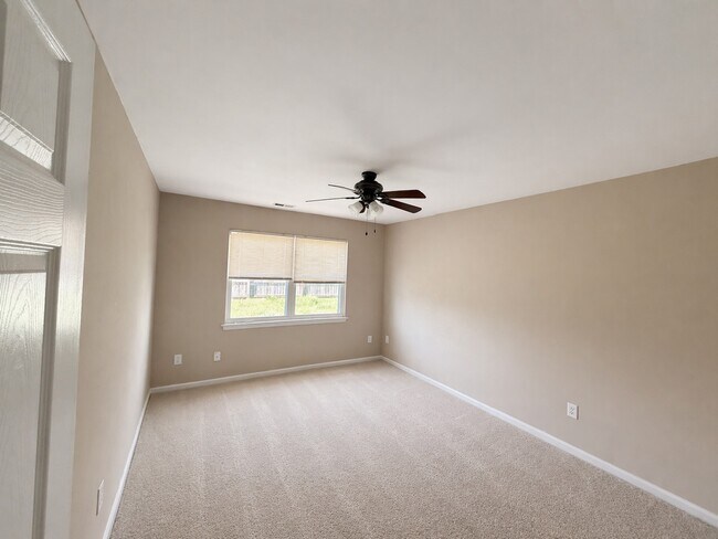 Building Photo - 2005 Handel Ct