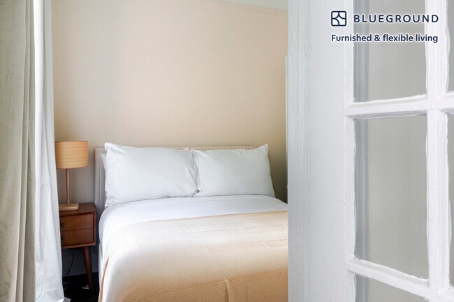 Building Photo - 26 Jane St