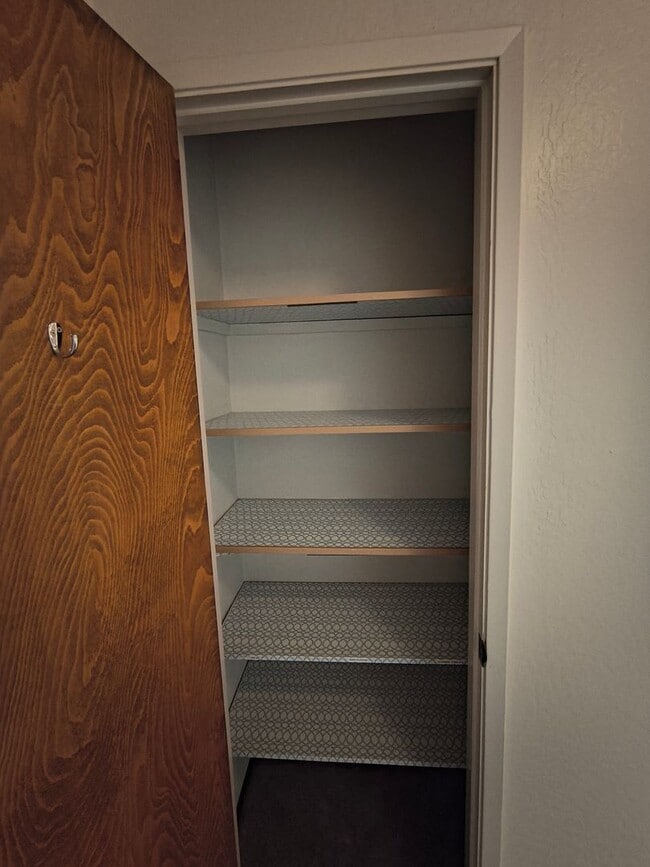 Building Photo - EBN T 22274 - 22278