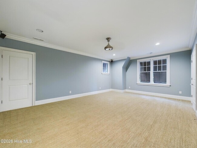 Building Photo - 3724 Rolston Dr