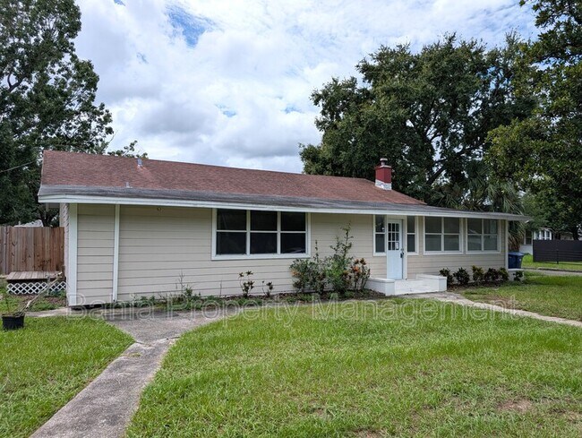 Building Photo - 6805 N Navin Ave