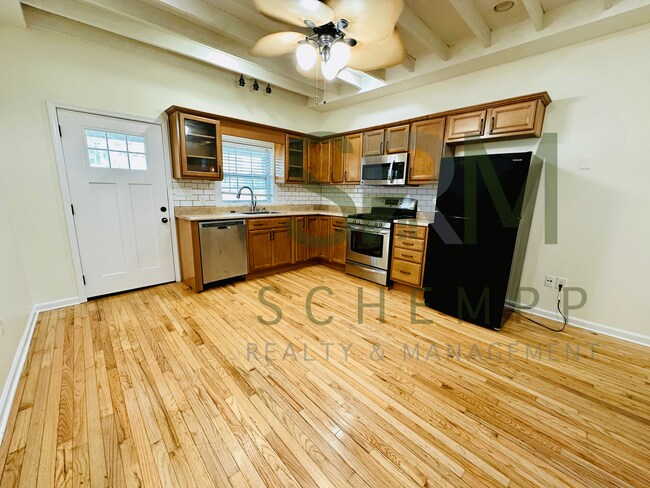 Building Photo - Modern 2BR off Eastern Parkway now available!