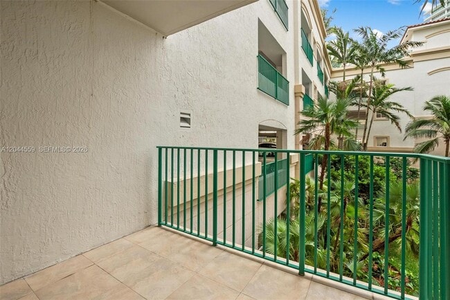 Building Photo - 19900 E Country Club Dr