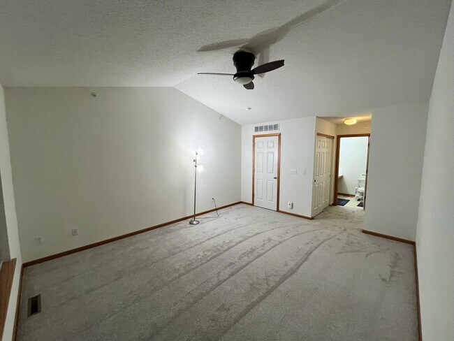 Building Photo - 5205 Holly Ln N