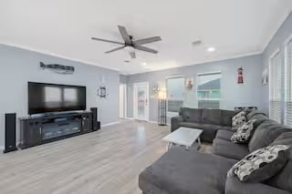 Building Photo - 305 Jettyview Rd