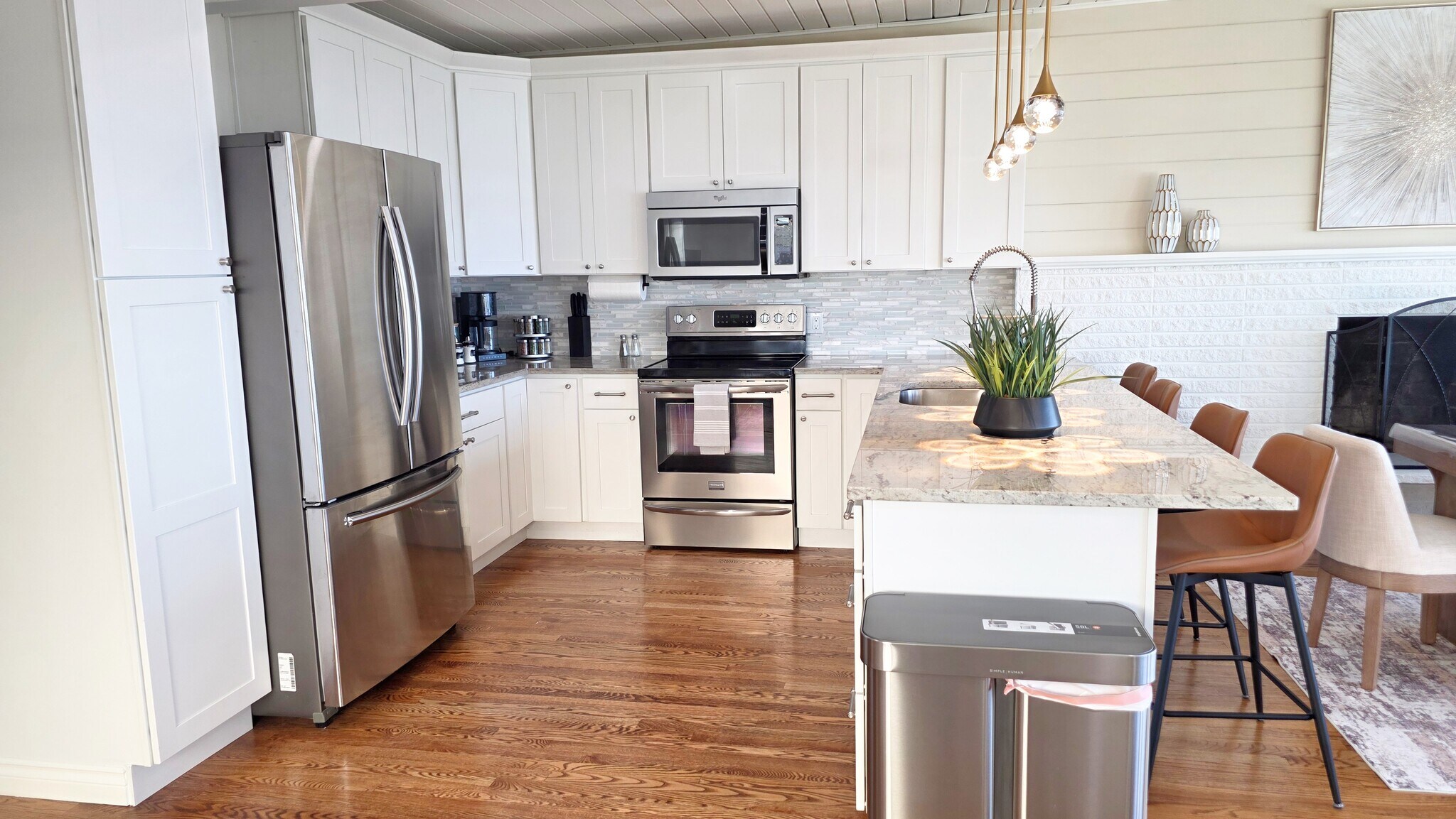 Building Photo - 1588 Alki Ave SW