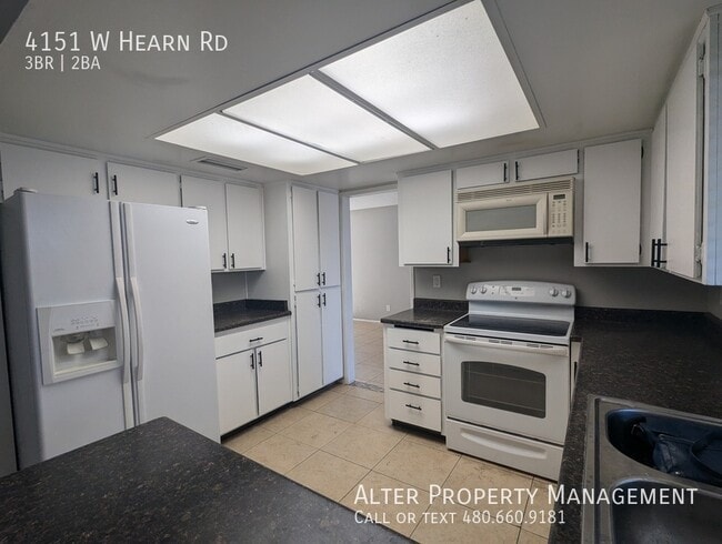 Building Photo - 4151 W Hearn Rd