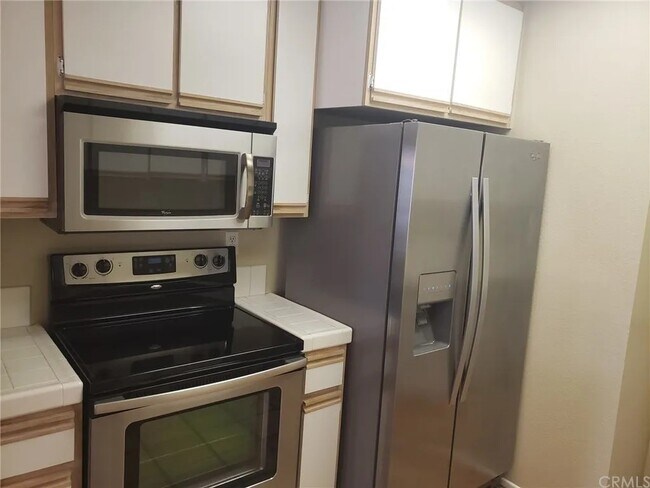 Building Photo - 208 Villa Point Dr