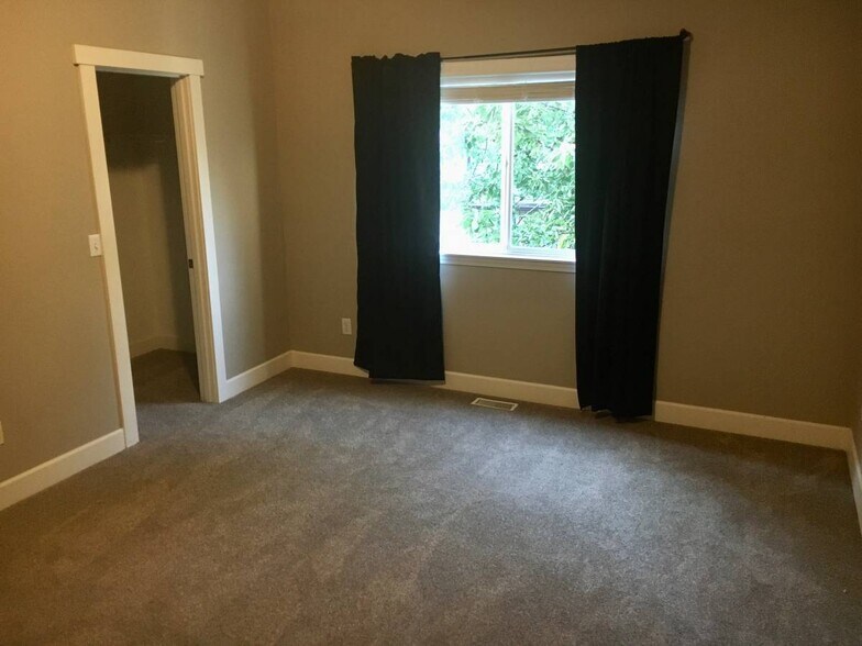 Master Bedroom - 8906 Corliss Ave N