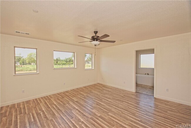 Building Photo - 8435 Buena Vista Ave