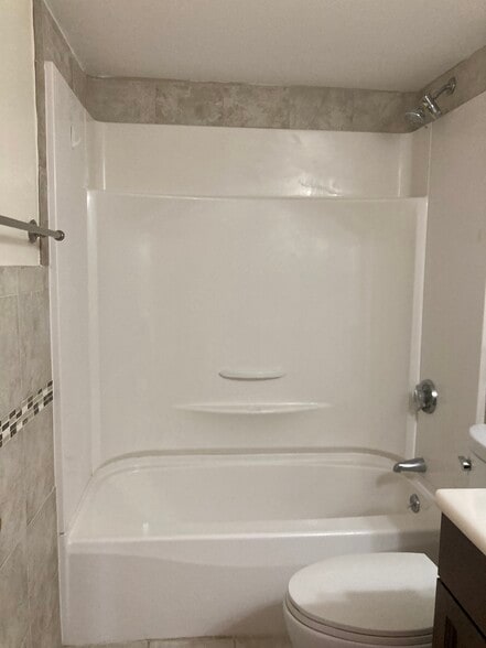 Building Photo - 16 Winter St