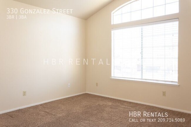 Building Photo - 330 Gonzalez St