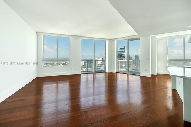 Building Photo - 1900 N Bayshore Dr