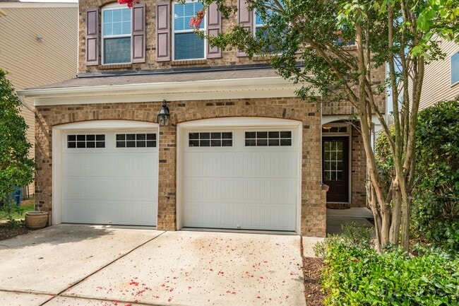 Building Photo - Charming 3BR Home with Loft, Fenced Yard & Community Pool
