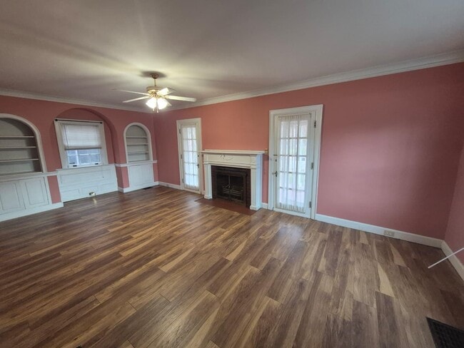 Building Photo - 2843 Ashland Ave