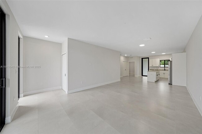 Building Photo - 4309 E 8th Ct