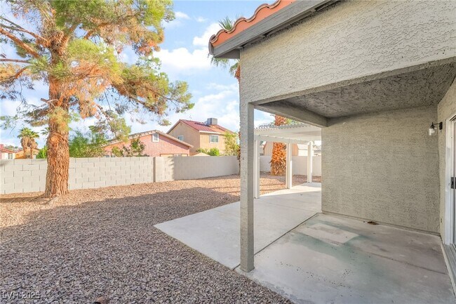 Building Photo - 603 Carleton Dr