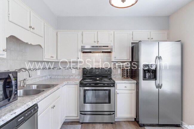Building Photo - 1717 Bennetts End