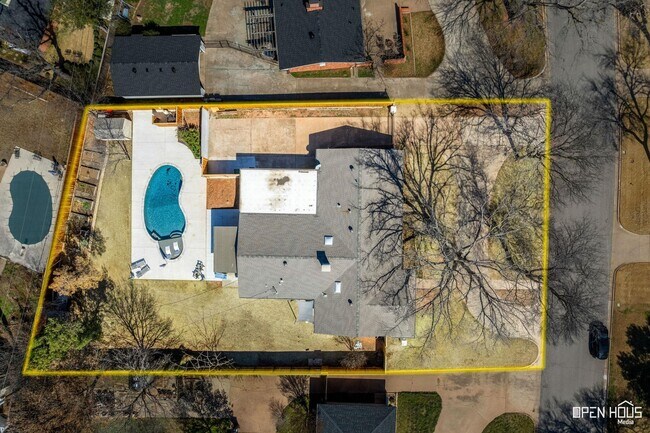 Building Photo - 3512 Juniper Ln
