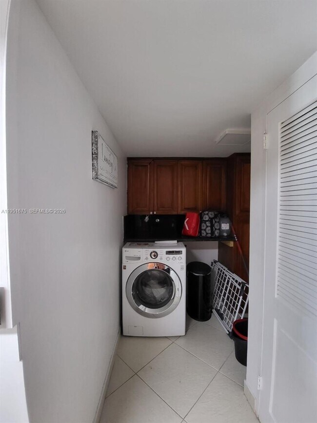 Building Photo - 3430 Galt Ocean Dr