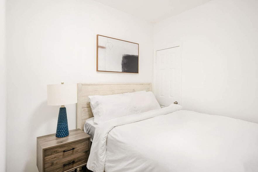 Building Photo - 428-430 West 47th Street-SI ID1021830P