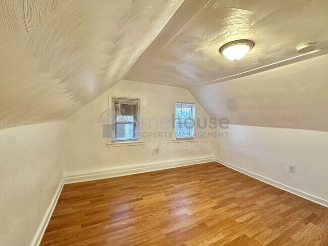 Building Photo - 3428 Thomas St