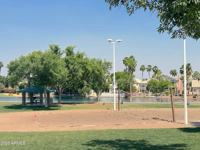 Building Photo - 758 S Lagoon Dr