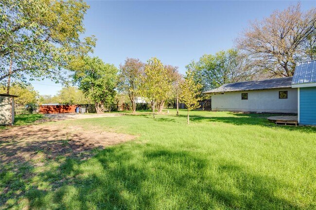 Building Photo - 2713 Sweeney Ln