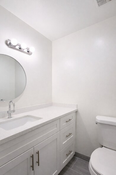 Building Photo - 6433 Shirley Ave