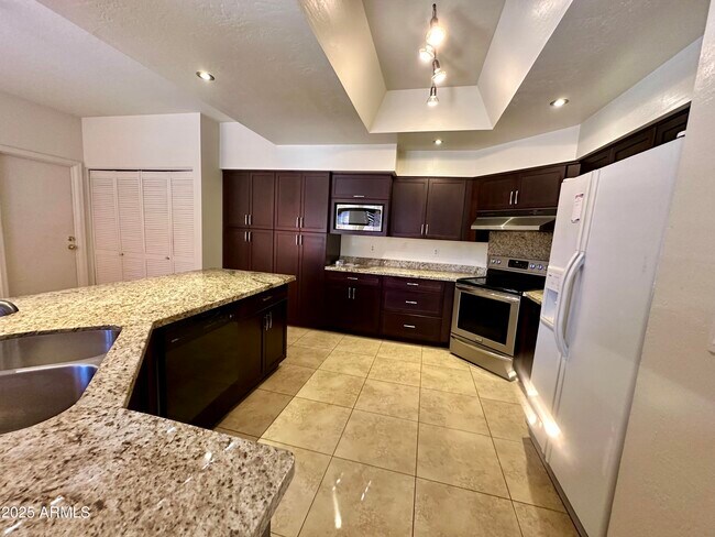 Building Photo - 11631 N 41st St