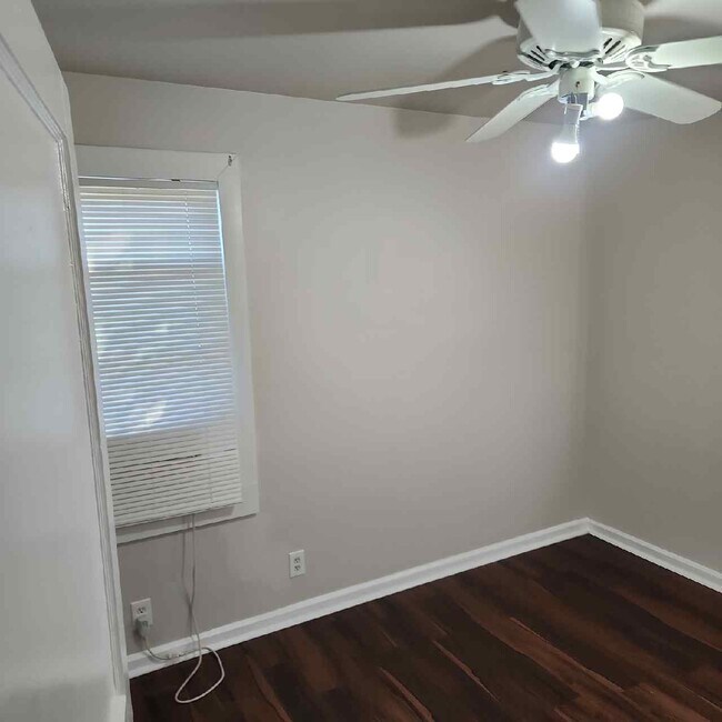 Building Photo - 1018 Navaho Pl