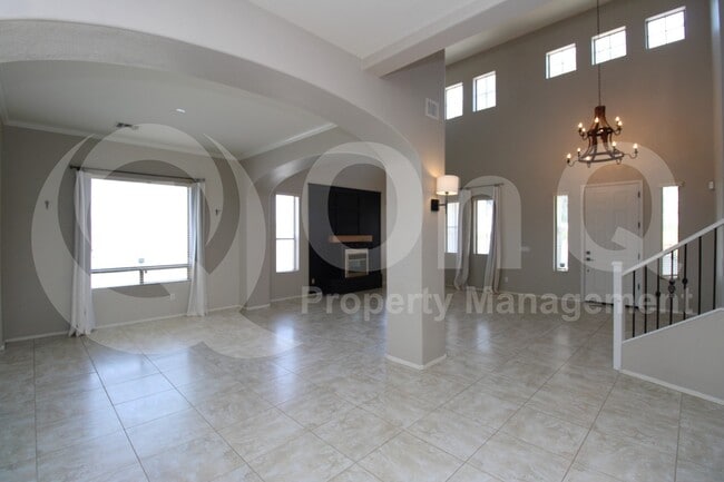 Building Photo - 12908 W Sierra Vista Dr