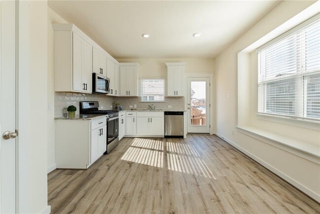 Building Photo - 17201 Mayfly Dr