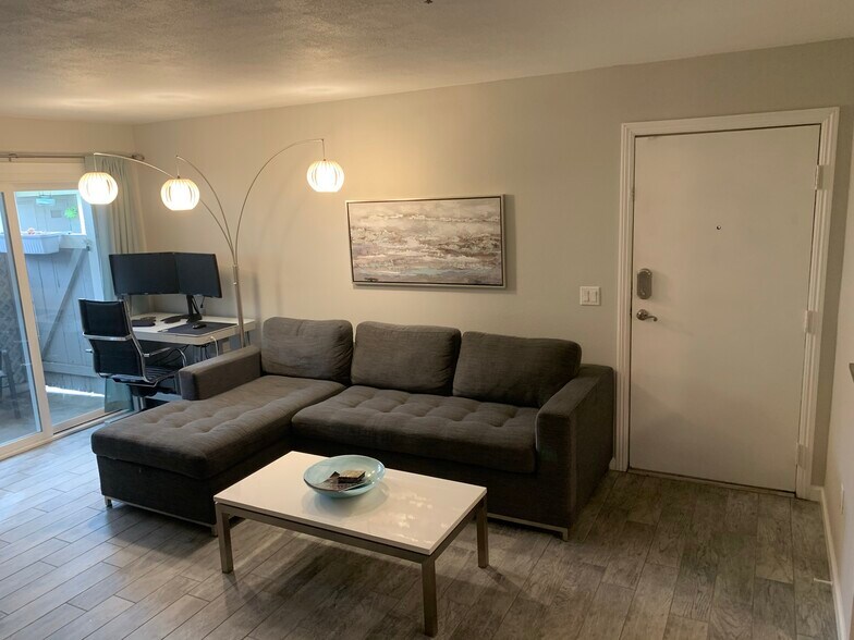 Building Photo - 122 Mangano Cir