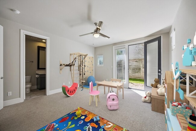 Building Photo - 2016 Covent Garden Station