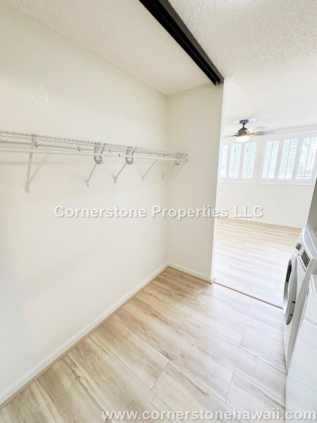 Building Photo - 95-636-636 Hanile St