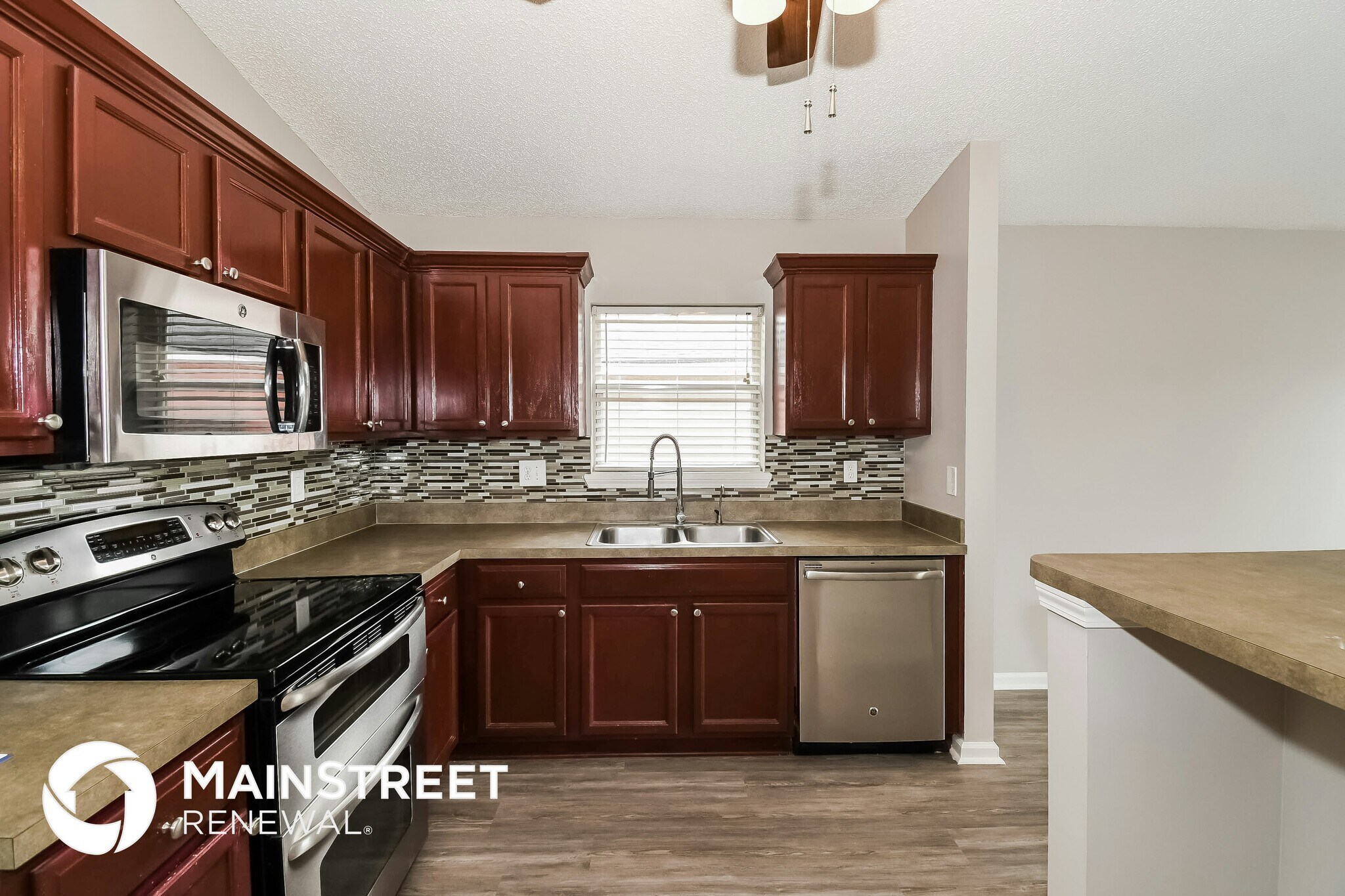 Building Photo - 7405 International Village Dr