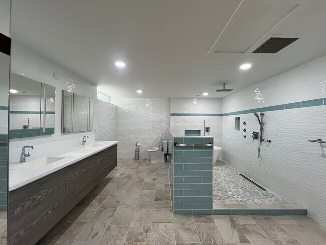 Building Photo - Waialae Iki | Nearly 5,000 Sq. Ft. with Breathtaking Ocean Views