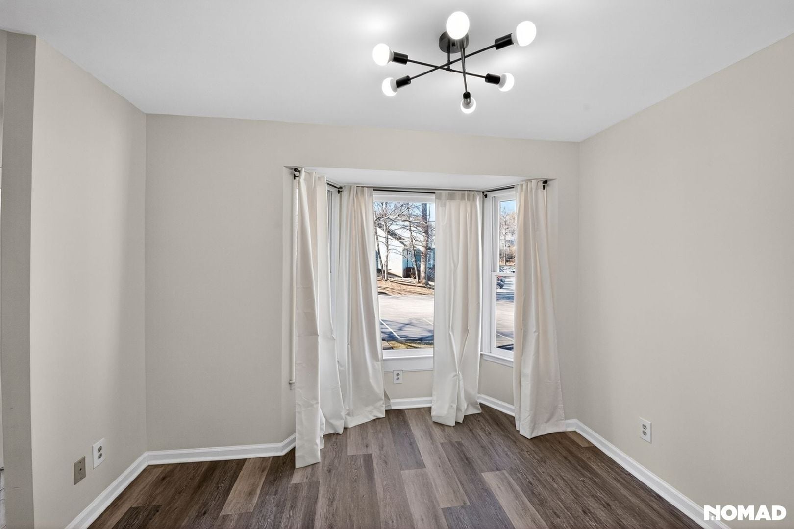 Building Photo - 533 Oak Run Dr