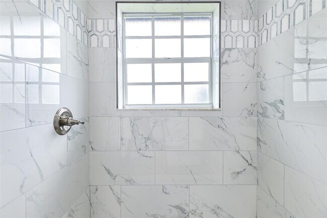 Building Photo - 22500 Labrador St