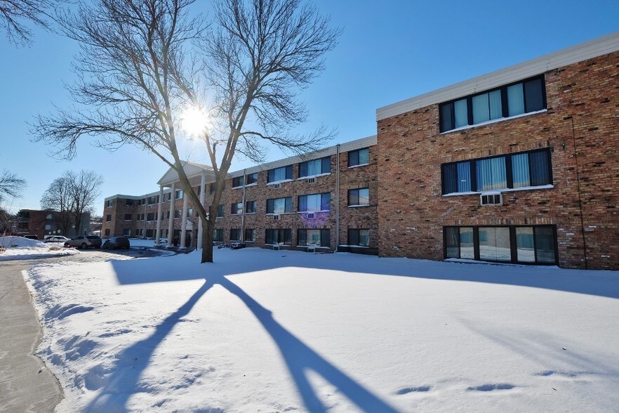 Aquila Park Apartments Aquila Park Apartments
