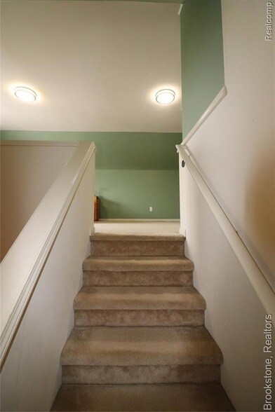 Building Photo - 2096 Cloverly Ln